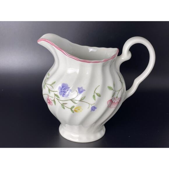 Johnson Brothers Summer Chintz Made in England Creamer 4.5”x 5.5” Incl. Handle - Picture 6 of 10
